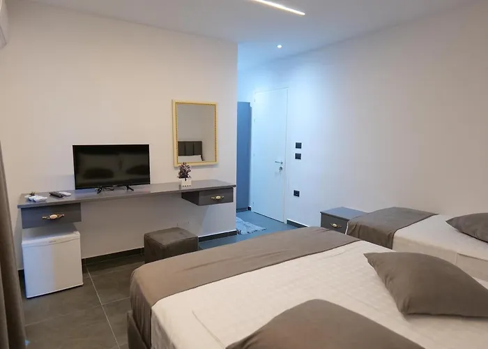 Celaj فندق فلورا